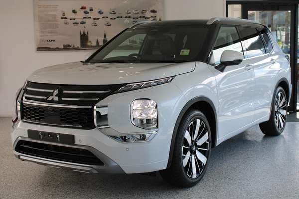 2025 Mitsubishi Outlander